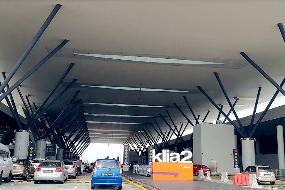 Departure drop-off area at level 3 of Gateway@klia2 Mall
