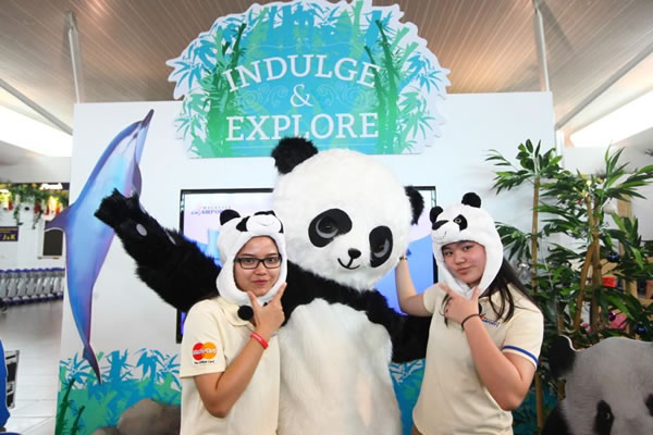 Shoppers have the chance to win "the prize of a lifetime" and become a panda volunteer during a six-day expedition