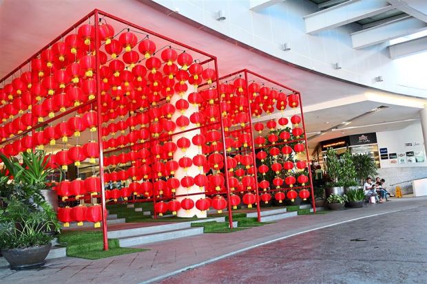 Festive ambience: Paradigm Mall and gatewayklia2 are decorated with brightly lit Chinese-style lantern arches and colourful lanterns.