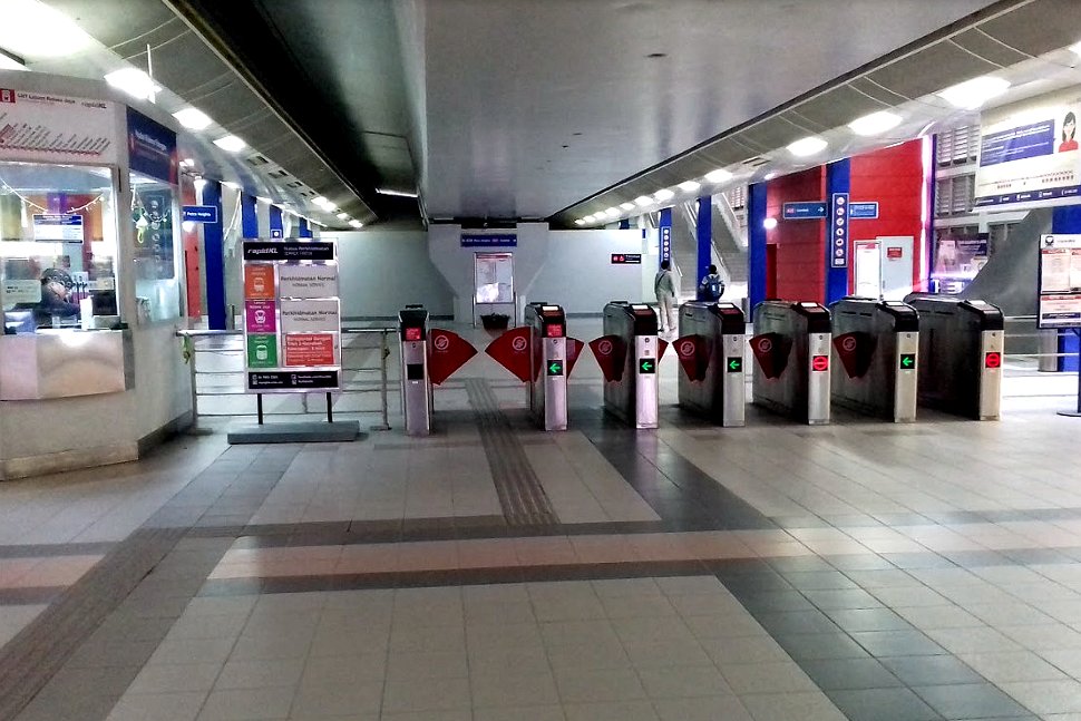 Faregates for the LRT at the concourse level