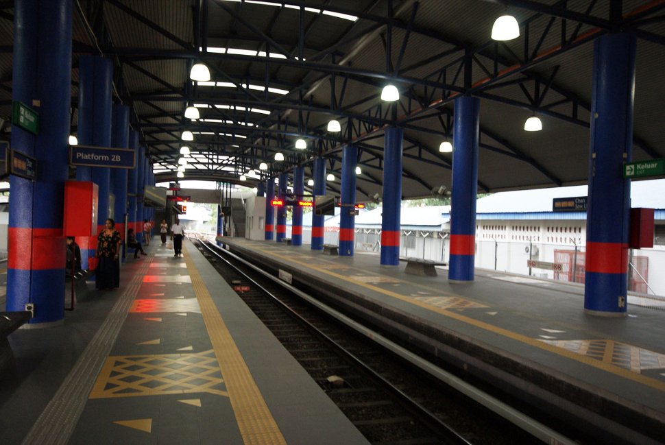 Boarding platforms at Chan Sow Lin LRT station