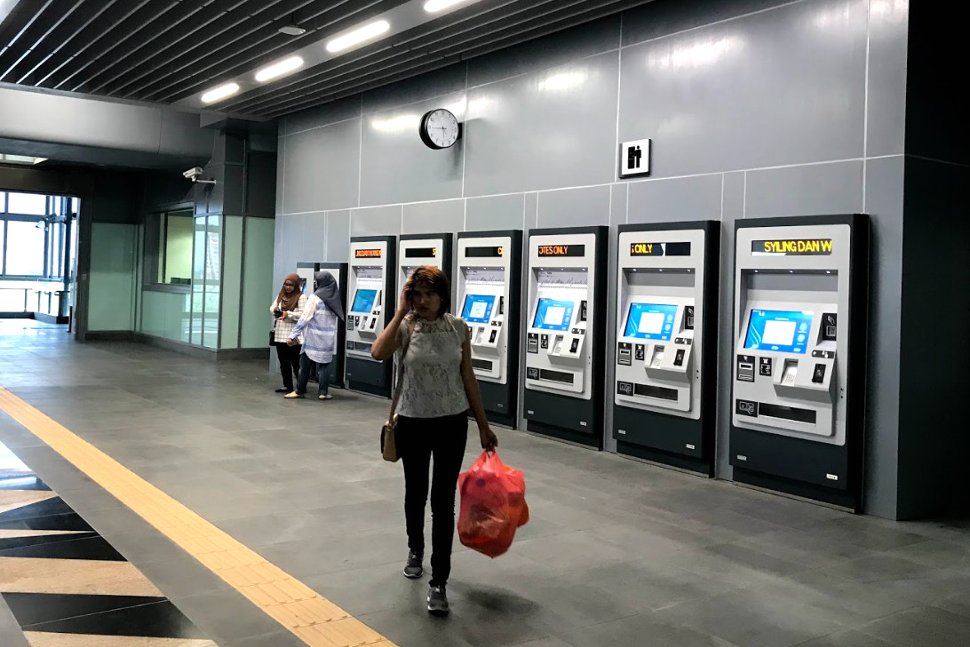 Ticket vending machines on the concourse level