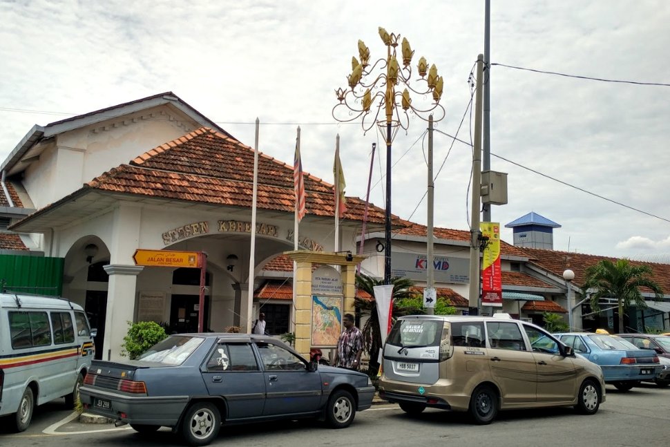 Klang KTM Komuter station