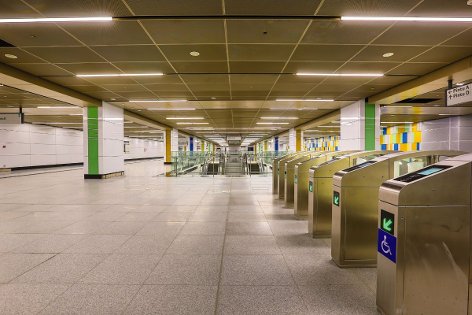 Concourse level of Maluri station