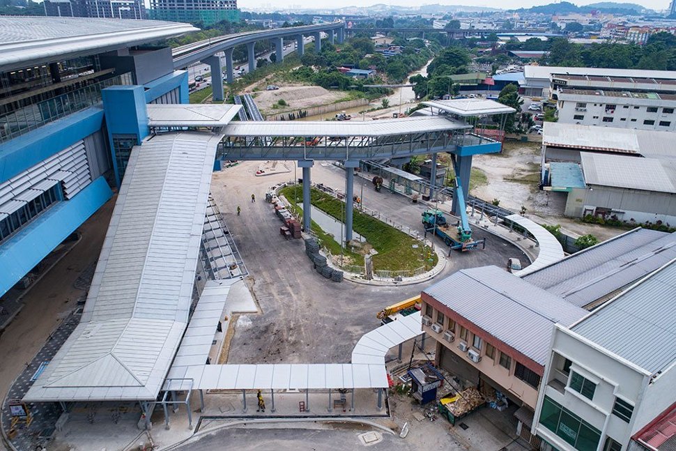 Aerial view of the entrance to the Batu 11 Cheras Station. Apr 2017