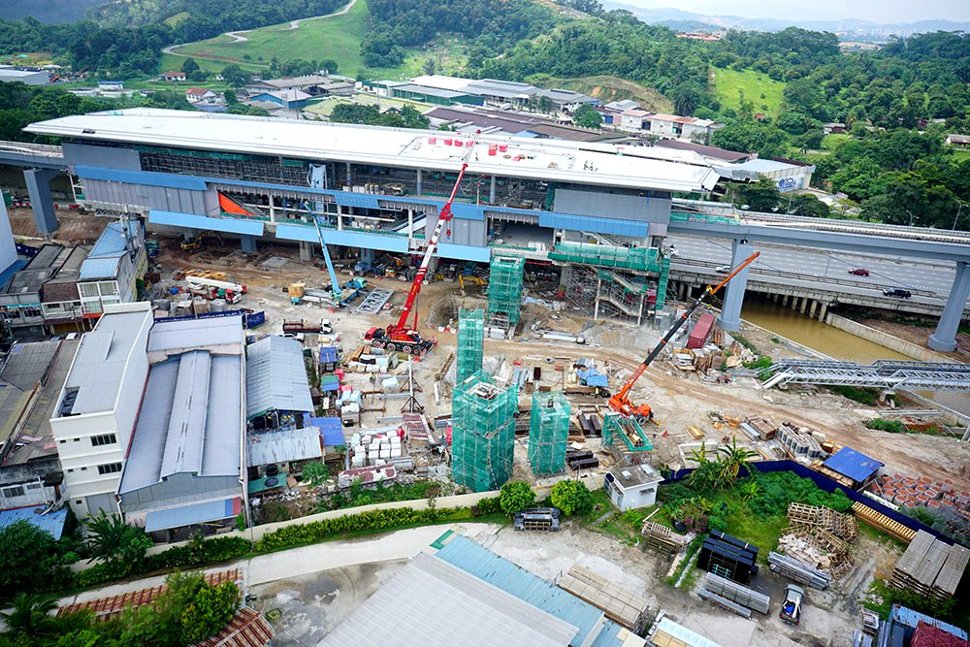 View of the construction progress of the Batu Sebelas Cheras Station. May 2016