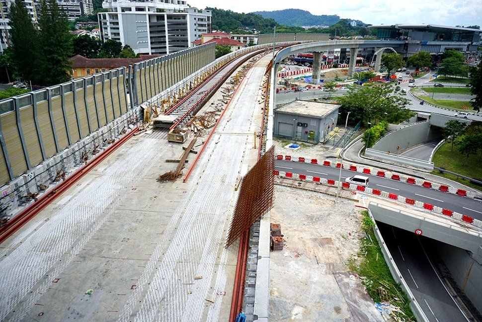 Trackworks is being carried out on the MRT guideway. (Jan 2016)