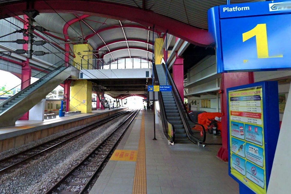 Boarding platform at Sentul KTM Komuter station