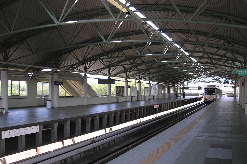 Train approaching Sungai Besi LRT station