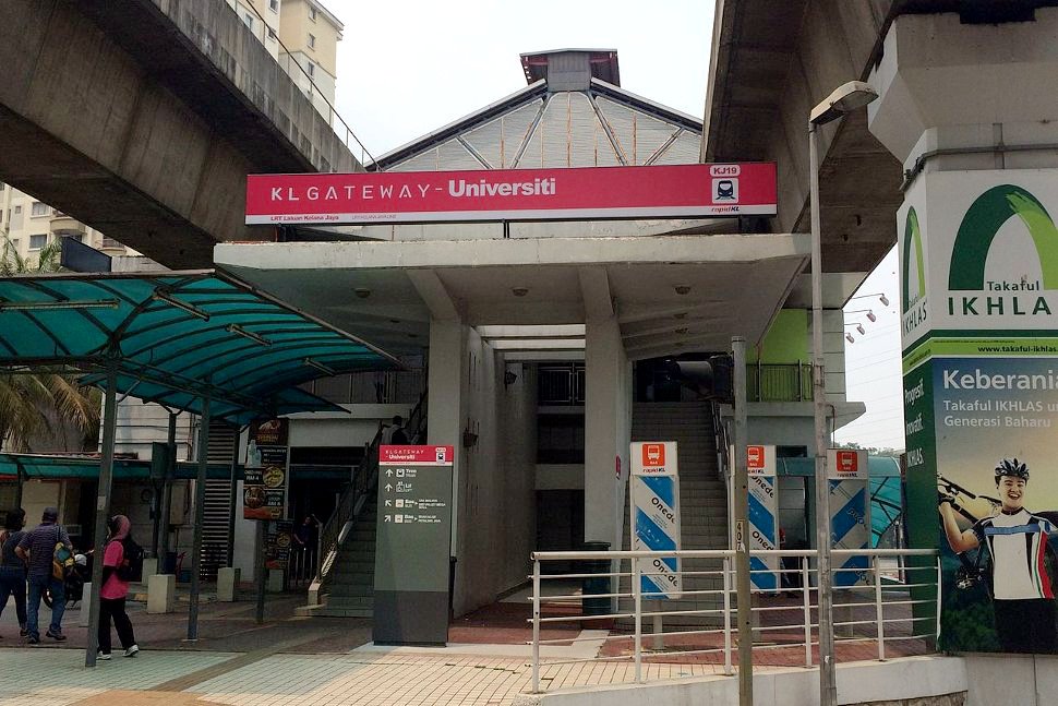 Entrance to Universiti LRT station