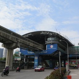 Hang Tuah Monorail Station, interchange for Ampang & Sri Petaling Line LRT