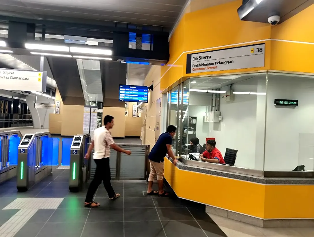Customer Service office at the Concourse level