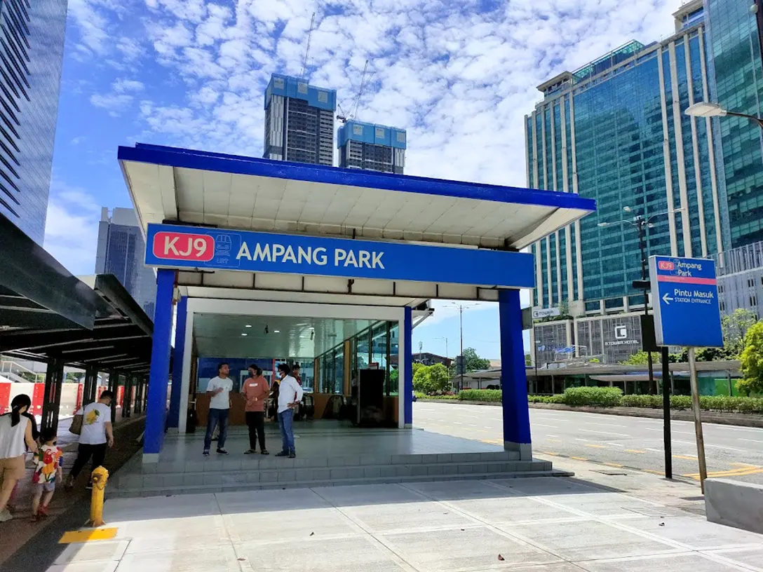 Entrance to the Ampang Park LRT station