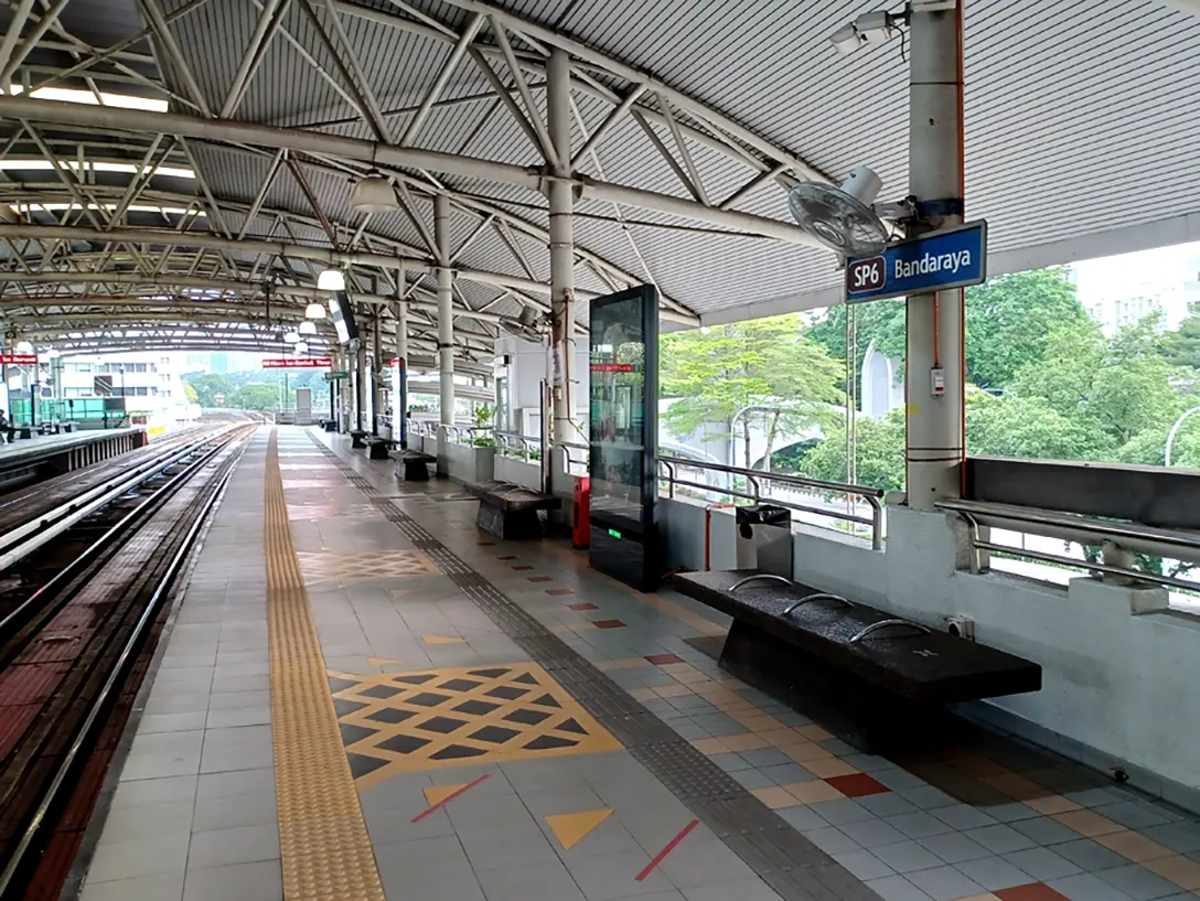 Boarding platforms at Bandaraya LRT station