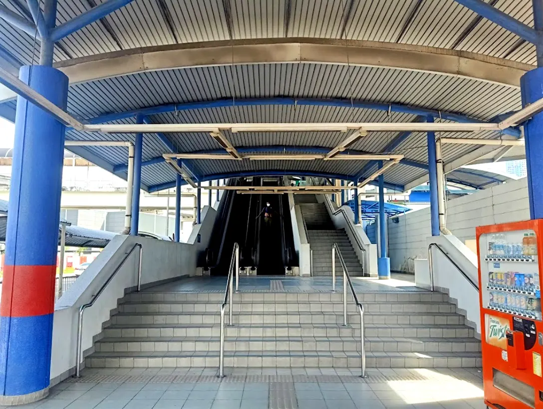 Staircase and escalators to the Concourse level of Chan Sow Lin LRT station