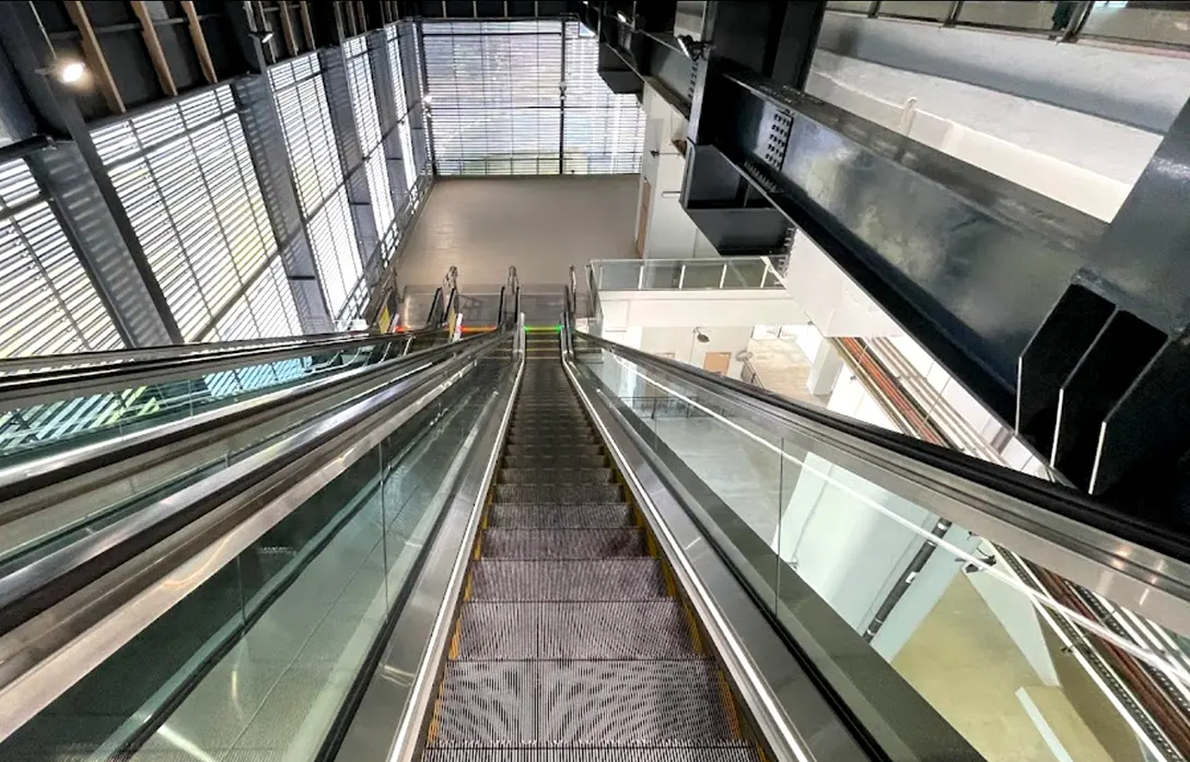 Escalators for movement between Concourse level and boarding platforms
