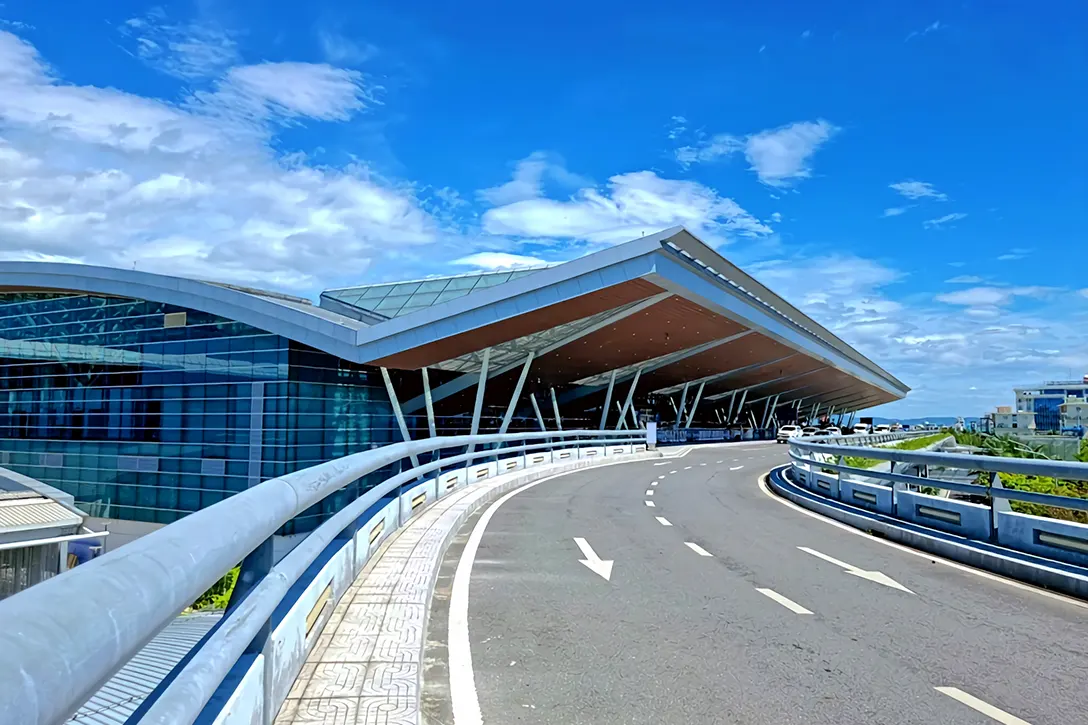 Road access to the Da Nang International Airport