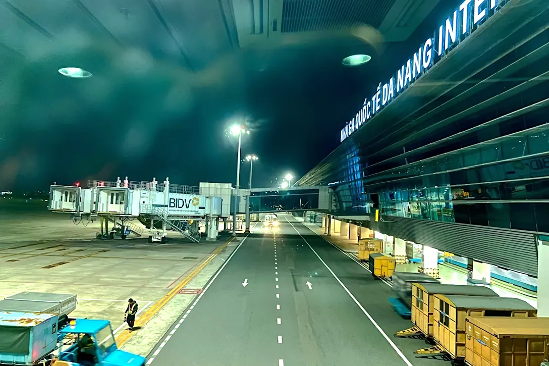 Aerobridge connected to the Terminal building at Da Nang International Airport