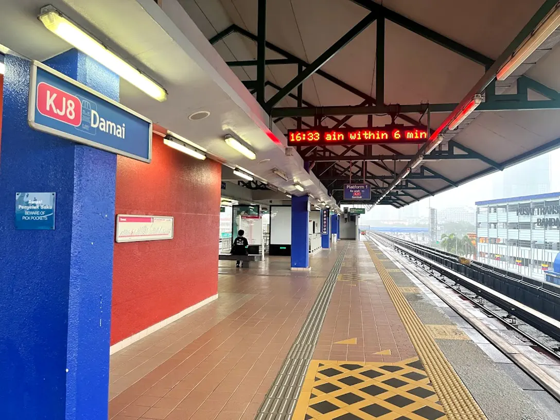 Boarding platforms at Damai LRT station
