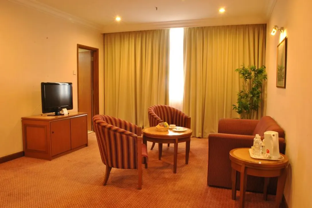 Executive room suitable for work and leisure