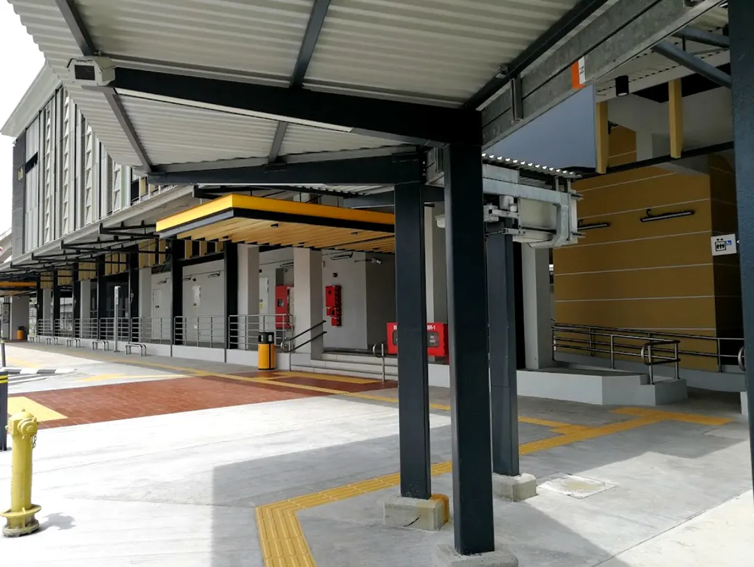Pedestrian walkway at the Kuchai MRT station
