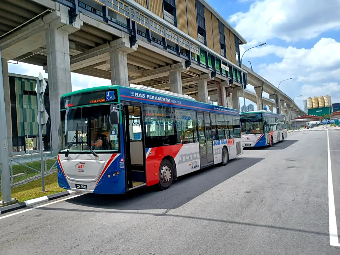 Feeder bus waiting at the Kuchai MRT station
