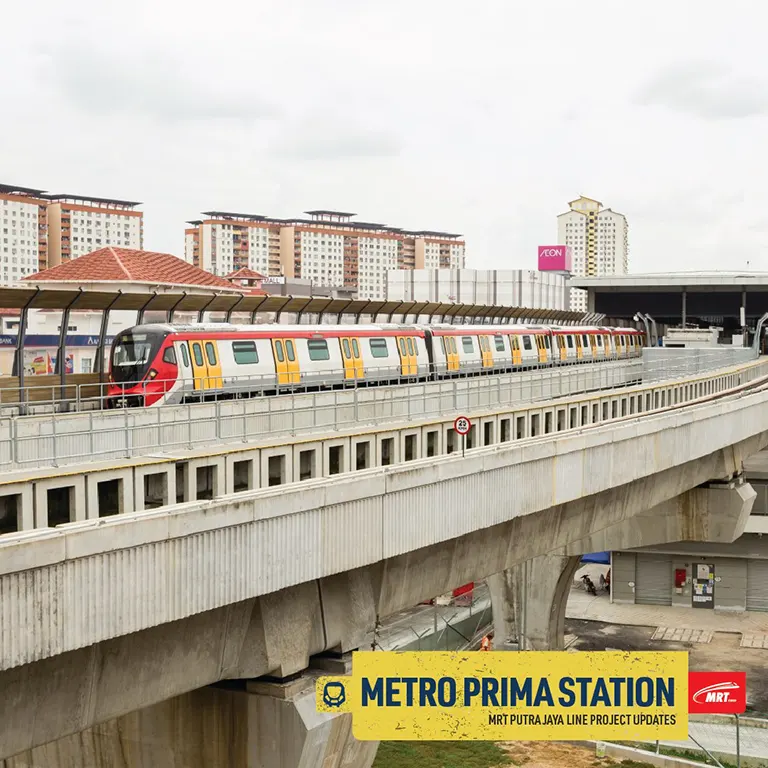 MRT train leaving the Metro Prima MRT station