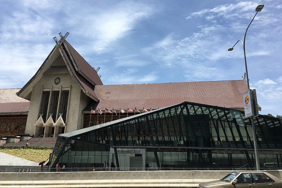 Entrance B in front of the Muzium Negara