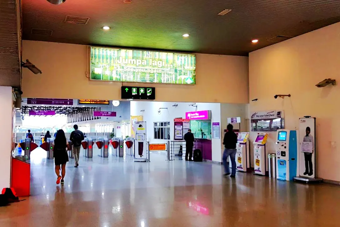 Ticketing counter and entrance to the station