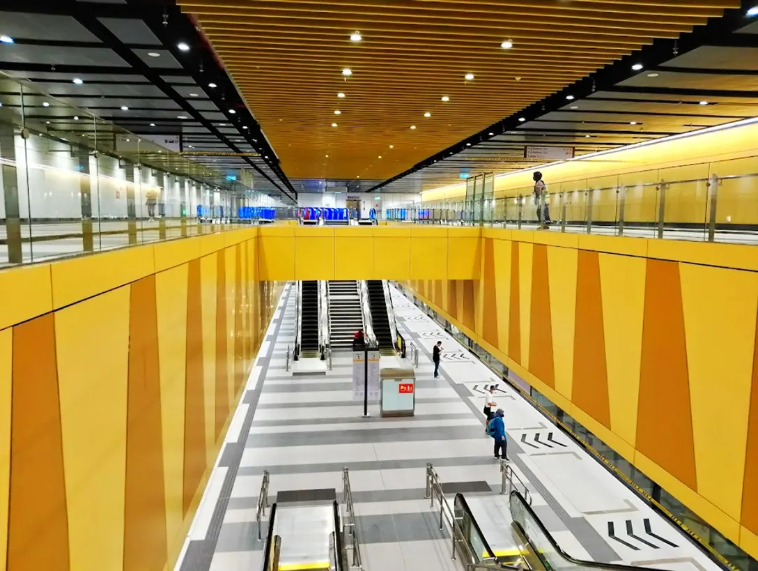 Concourse level and boarding platform at Raja Uda MRT station
