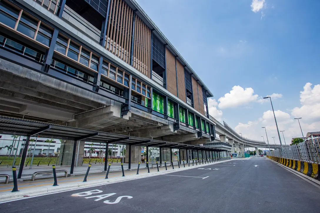 Covered walkway and drop off or pick up passenger area for bus and taxi completed at the Serdang Raya Selatan MRT Station