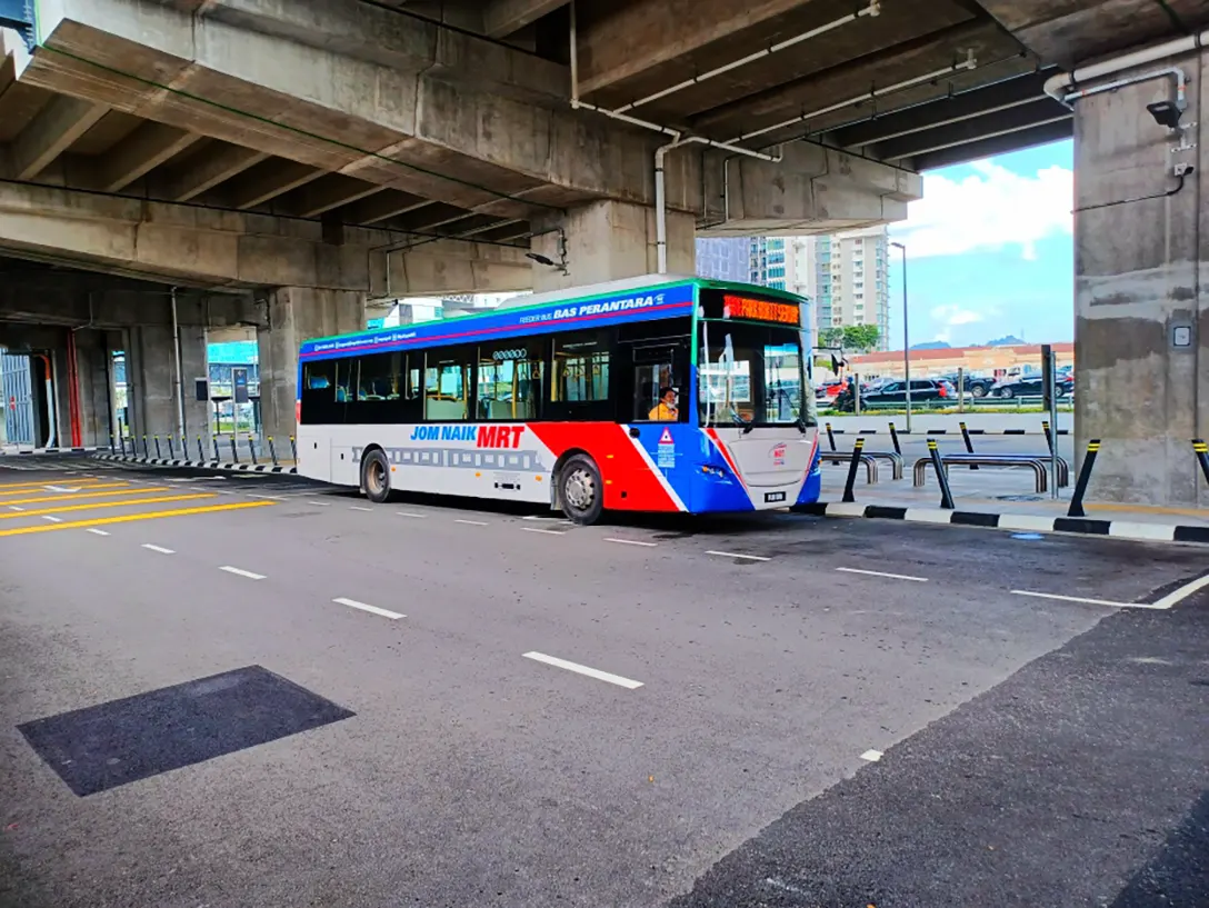 Feeder bus waiting at Serdang Raya Utara MRT station