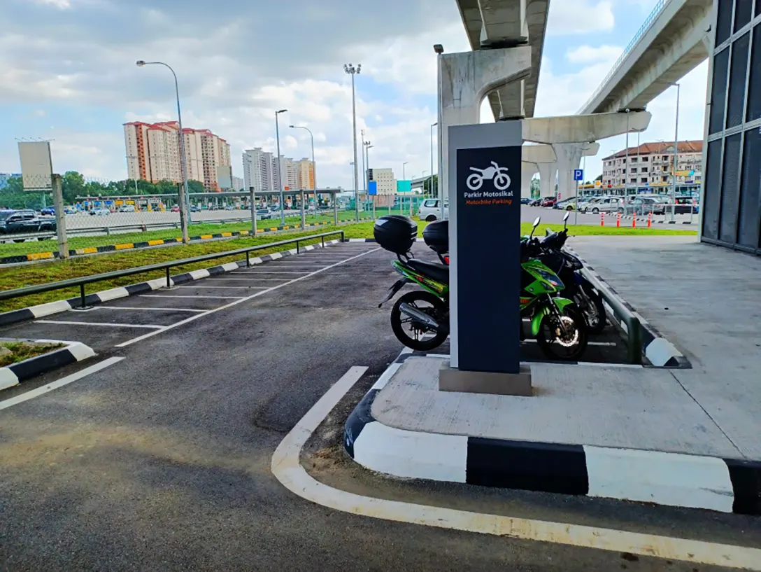 Park and Ride facility at Serdang Raya Utara MRT station