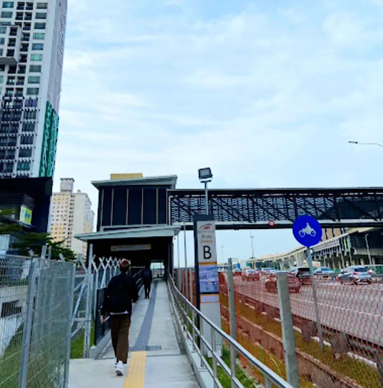 The entrance B of Serdang Raya Utara MRT station