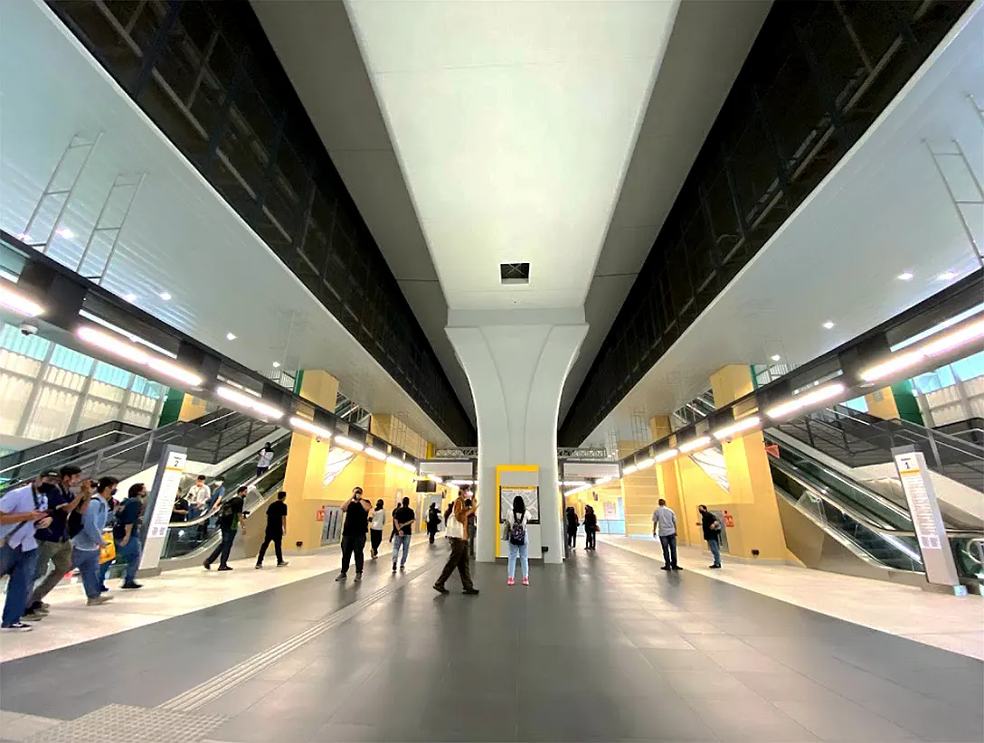 Concourse level at Sri Damansara Sentral MRT station