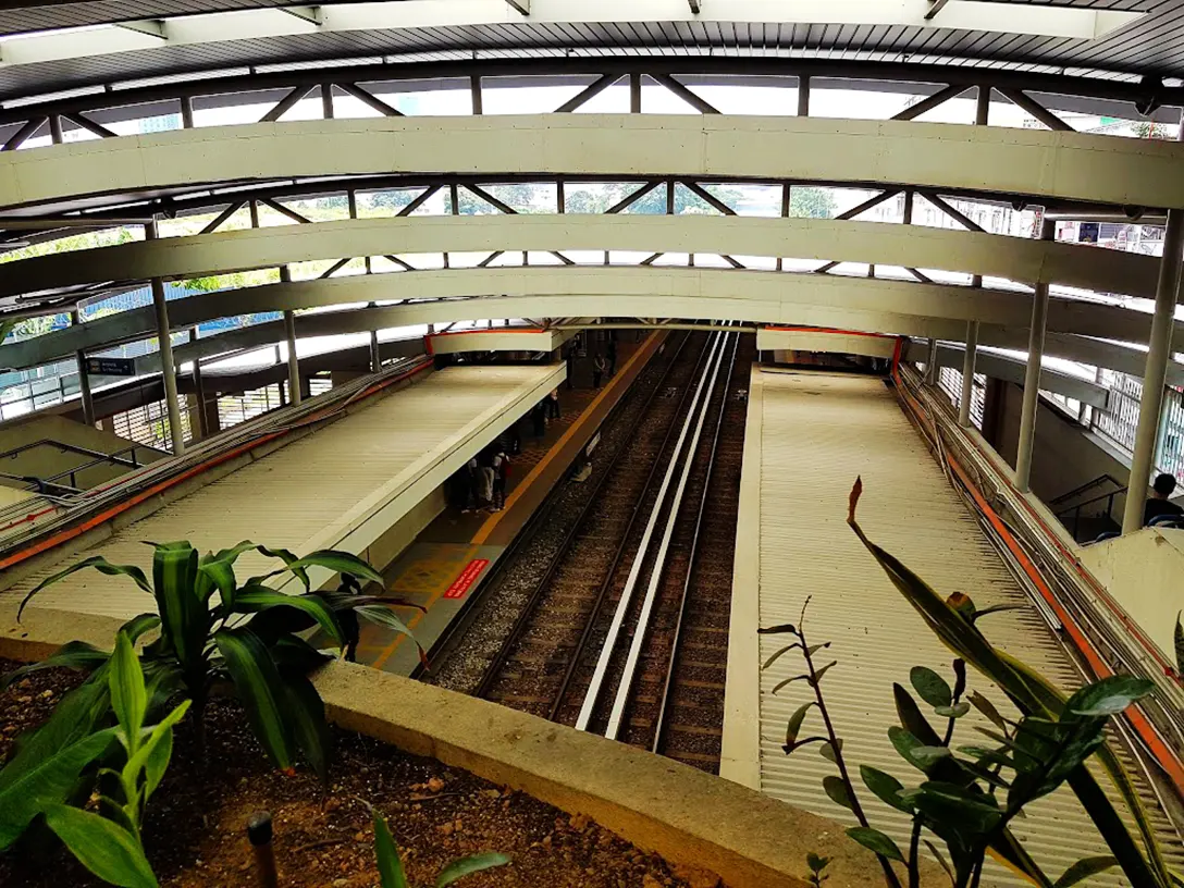 Boarding platforms at Sri Petaling LRT station