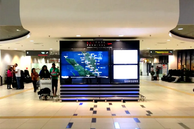 Flight information display monitor