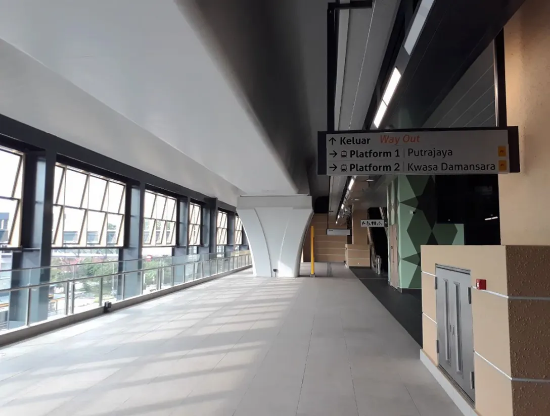 Concourse level at the Taman Equine MRT station