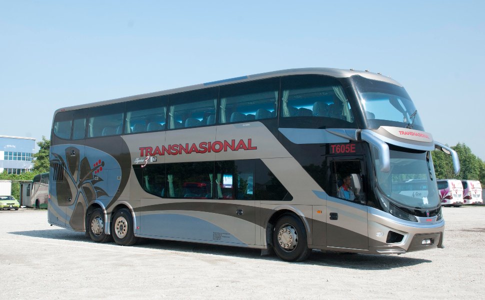 Transnasional bus
