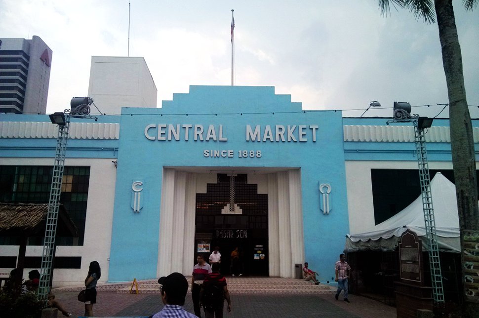 Central market is near the Petaling Street
