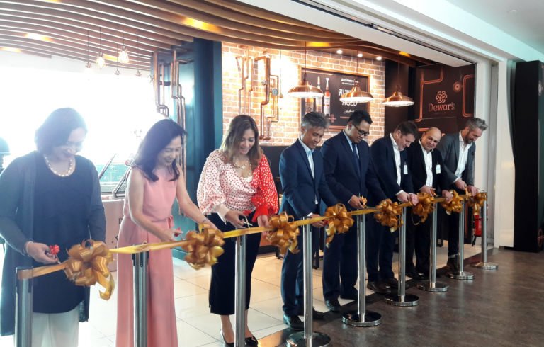 “A vibrant, contemporary space”: Senior management from Eraman, Malaysia Airports and Bacardi Global Travel Retail mark the opening in time-honoured fashion.