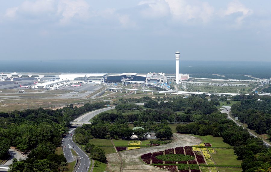 Malaysia Airports Holdings Bhd (MAHB) is committed to ensuring a smooth operation at the Kuala Lumpur International Airport (KLIA) and klia2 following a one-month closure of KLIA Runway 3 to make way for maintenance works.