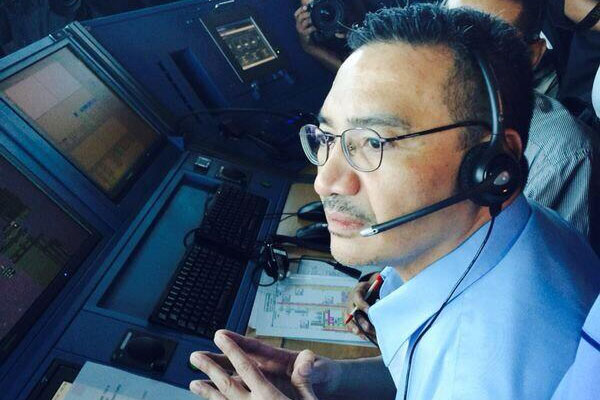 Datuk Seri Hishammuddin Hussein clearing MH402 for landing at Runway 3 from the ATCT Tower West