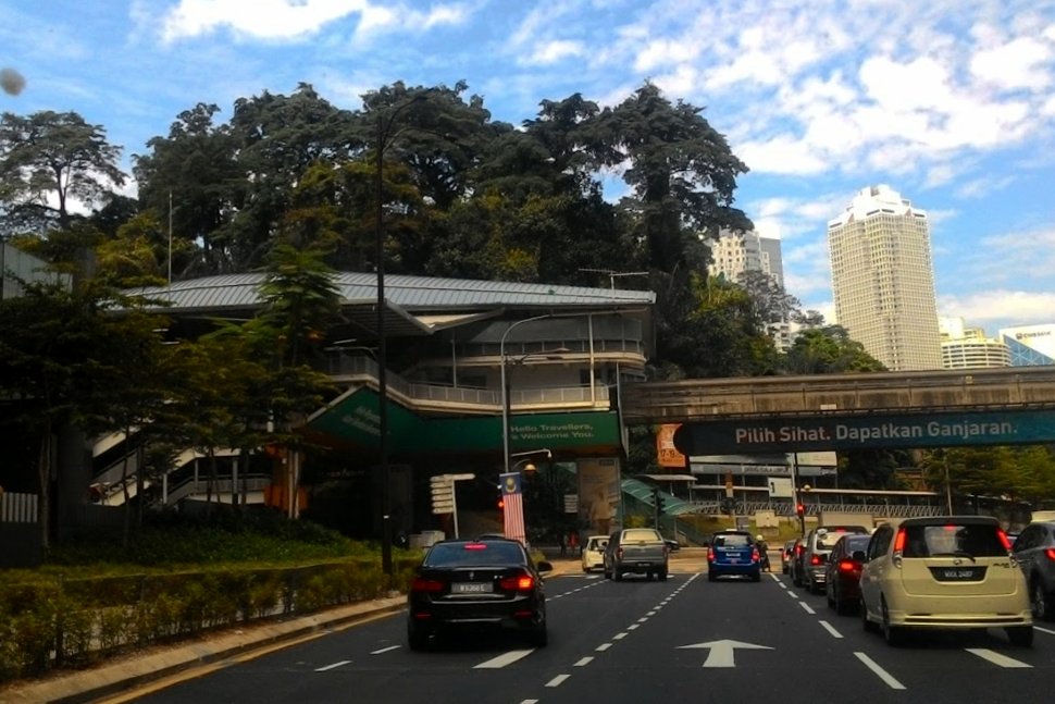Bukit Nanas monorail station
