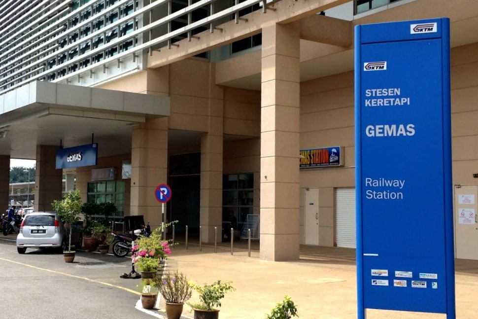 Gemas KTM Komuter station