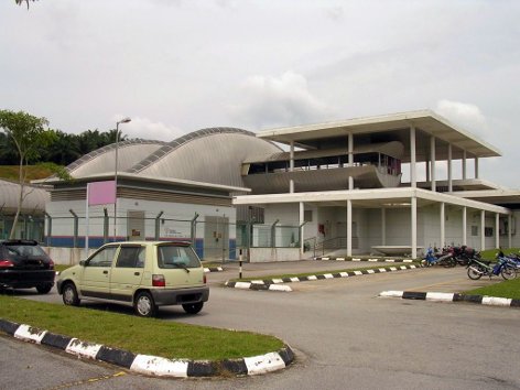 Parking bays near the Salak Tinggi ERL station