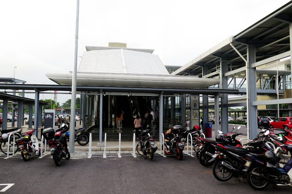 Entrance B of Bandar Tun Hussein Onn MRT station