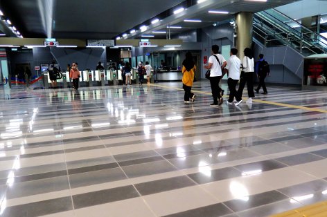 Concourse level at Bandar Tun Hussein Onn MRT station