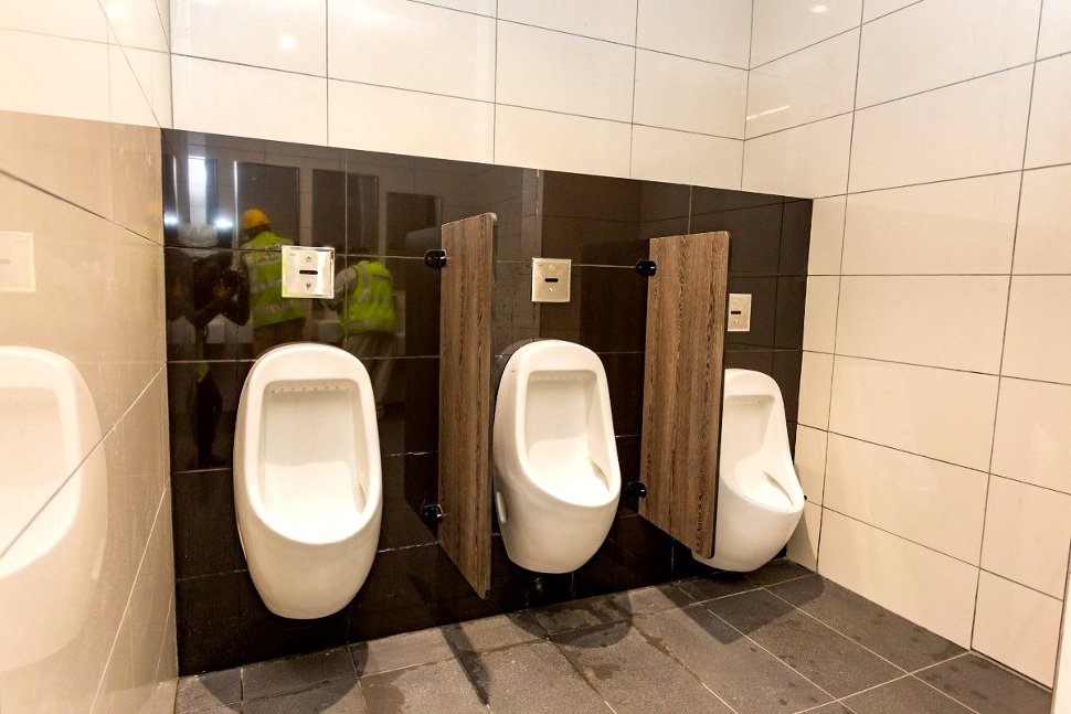 Public toilet at Cochrane station (Jul 2017)