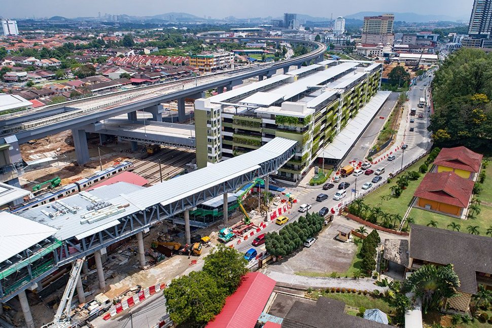 Aerial view of the pedestrian access to the multi-storey park and ride building from the Kajang Station. Apr 2017